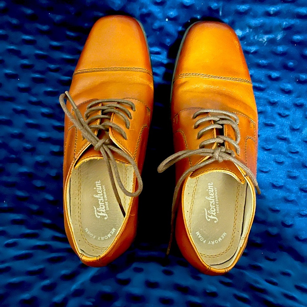 COPY - Big boys size 4 Florsheim dress shoes.